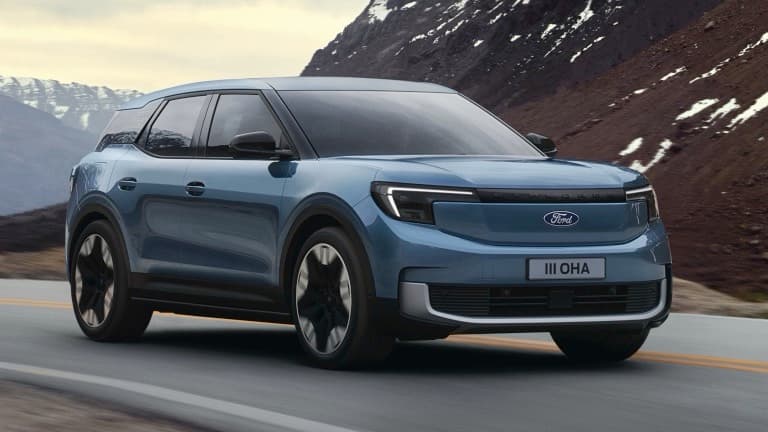 Ford Explorer Extended Range RWD electric compact SUV exterior, front three-quarter view.