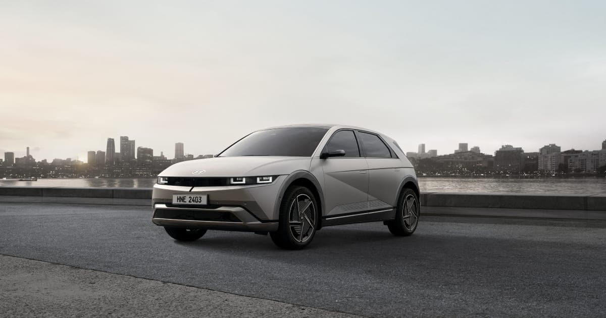 Hyundai IONIQ 5 Long Range 84.0 kWh RWD electric family crossover exterior, front three-quarter view.