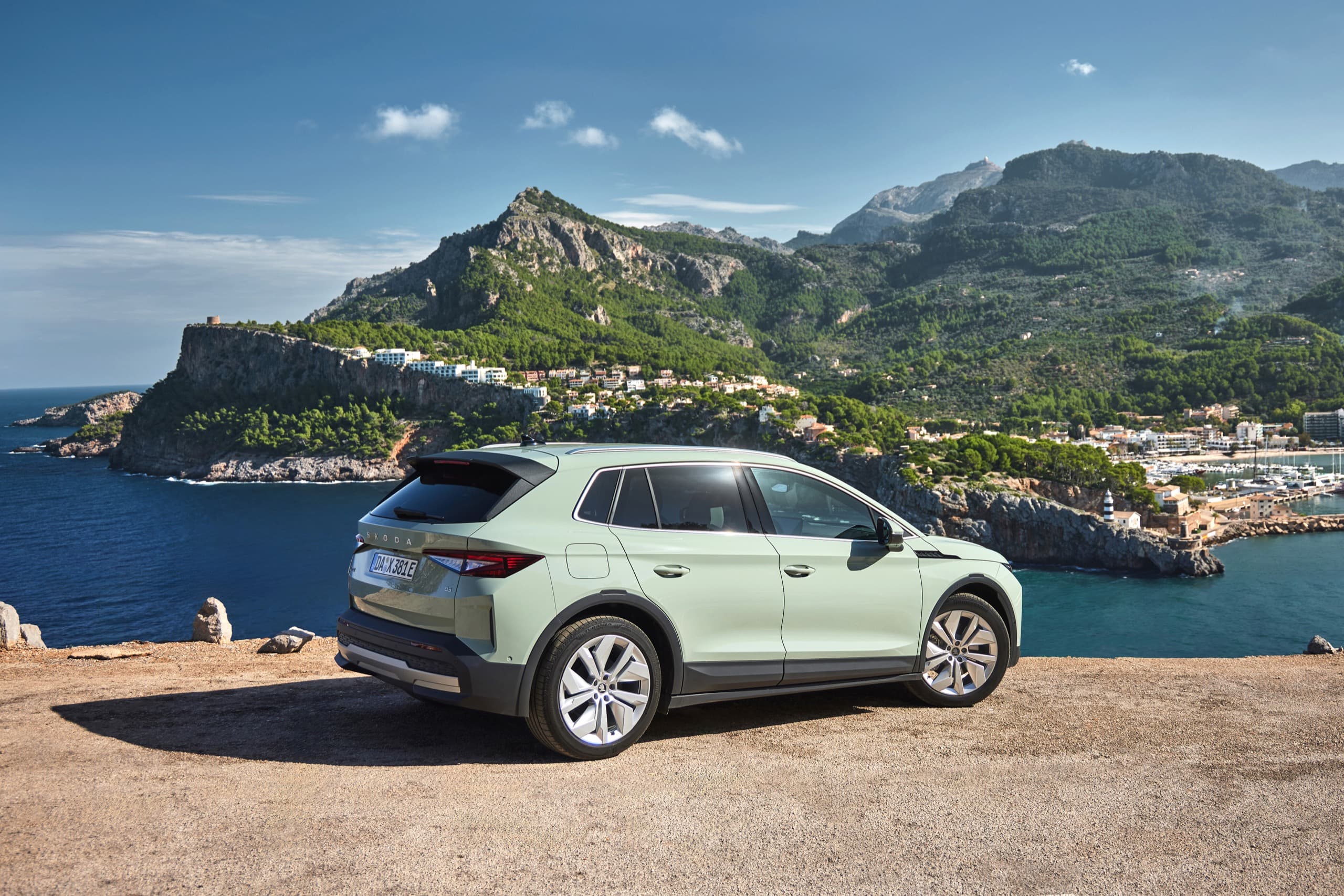 Skoda Elroq 85 electric compact SUV exterior, rear three-quarter view.