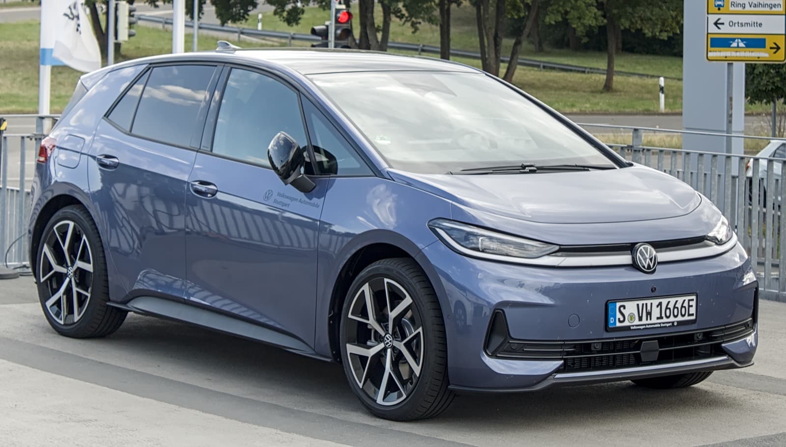 Volkswagen ID.3 Neo 79 kWh electric hatchback exterior, front three-quarter view.